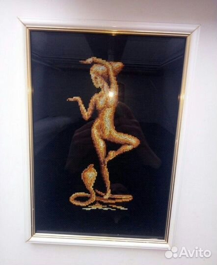 Картина вышитая