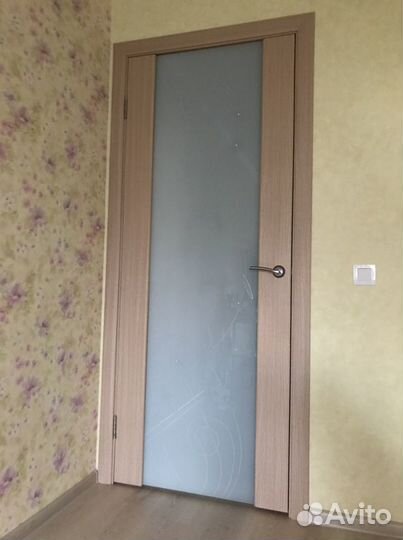 Дверь межкомнатная со стеклом