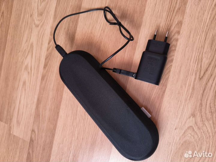 Чехол и зарядка для зубной щетки Philips Sonicare