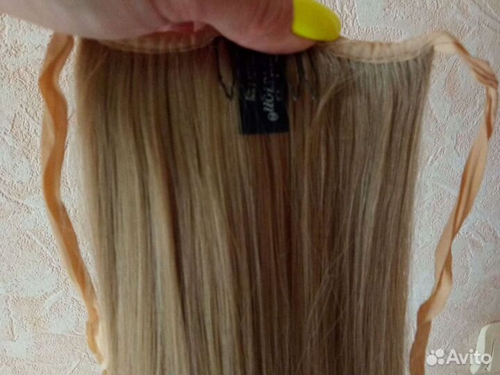 Волосы на лентах блонд