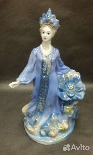 Фарфоровая статуэтка Хозяйка медной горы, Гжель
