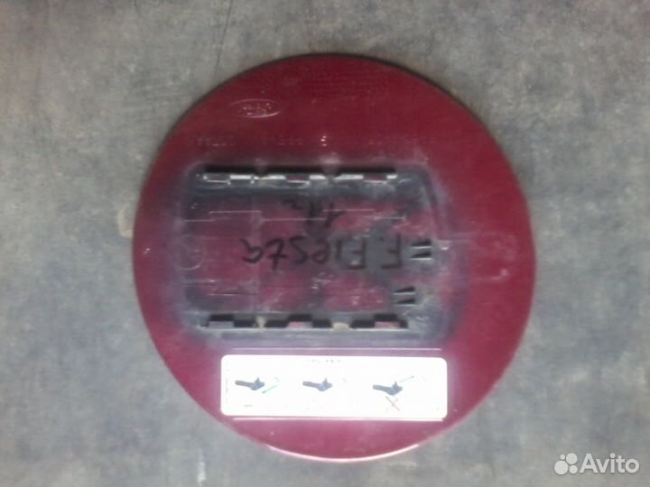 Лючок бензобака Ford Fiesta 6