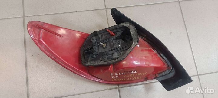 Задний правый фонарь Peugeot 206 хэтчбек