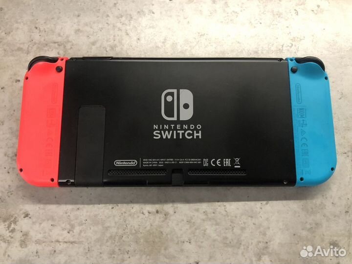Nintendo Switch rev.2 + MHR + Pro Controller