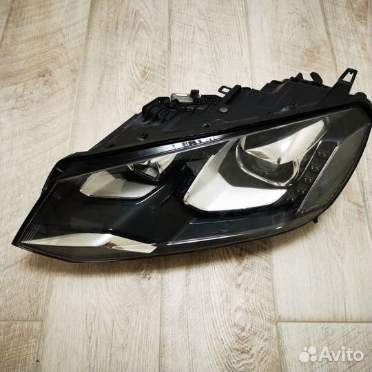 Volksagen Touareg NF фаоа передняя левая