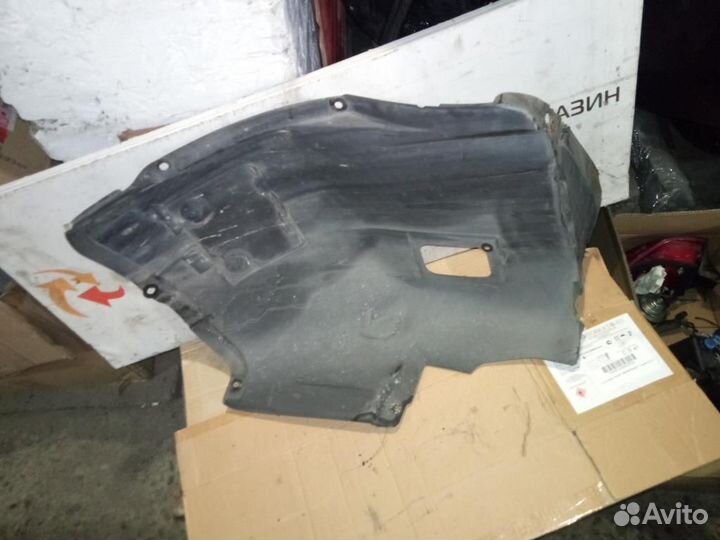 Подкрылок передний правый BMW 3-серия E90/E91 200