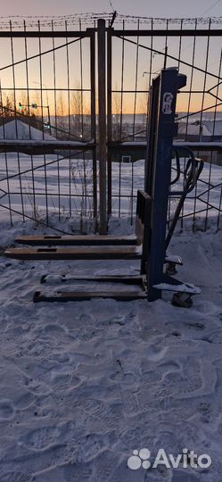 Ручной гидравлический штабелер бу