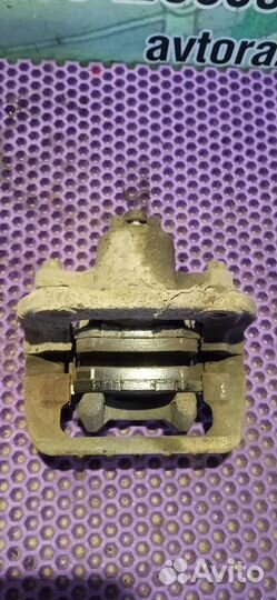 Суппорт тормозной задний правый Honda Crosstour