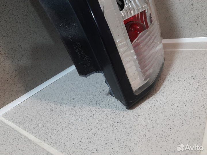 Фонарь задний правый Land Rover Discovery 4