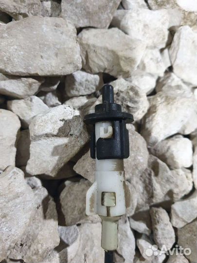 Трос лючка бензобака Тойота Матрикс