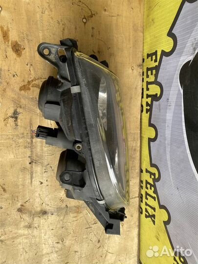 Фара левая Toyota Caldina (st215) 1997-2003