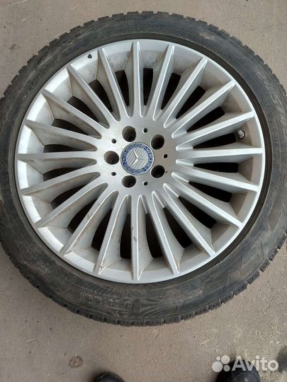 Pirelli Ice Zero 245/45 R19 и 275/40 R19 102T