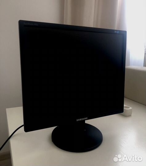 Монитор Samsung