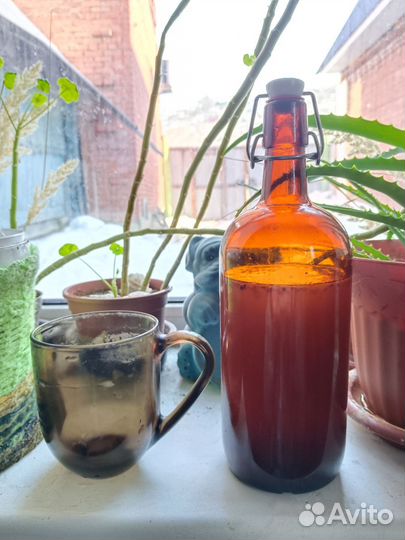 Бутылка со стаканом