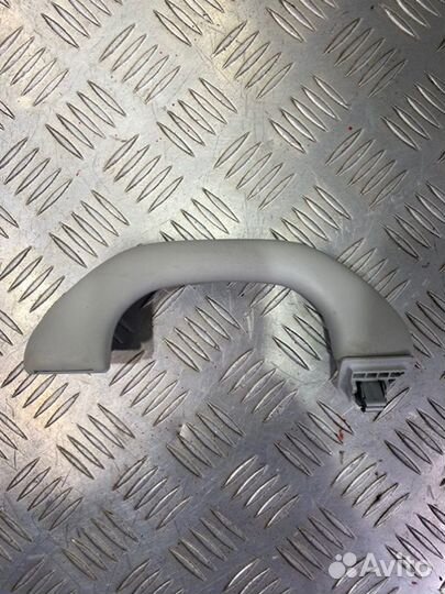 Ручка внутренняя потолочная передняя Skoda Octavia