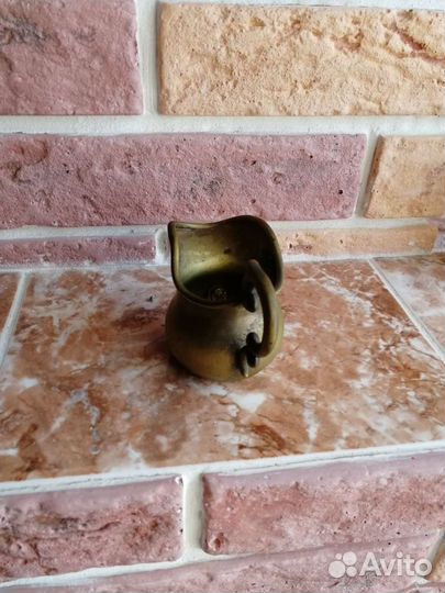 Кувшинчик бронзовый