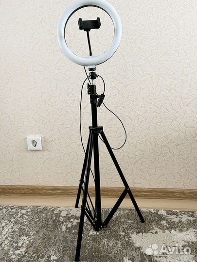 Кольцевая лампа со штативом