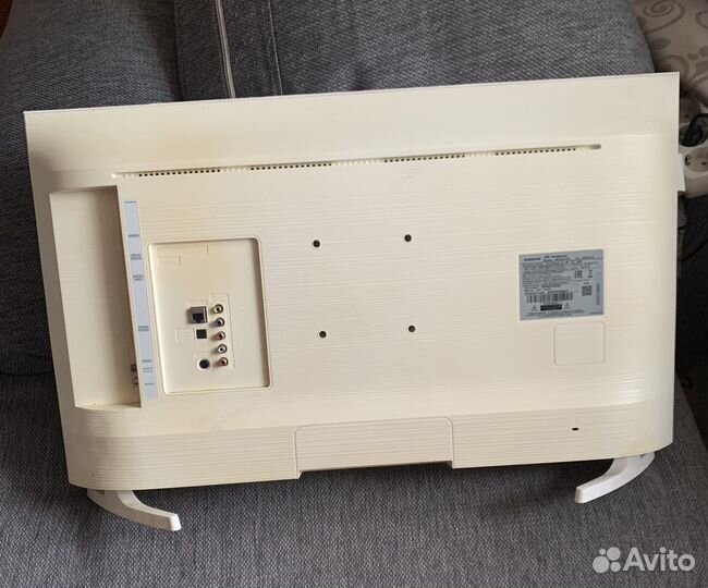 Телевизор SMART tv 32 на запчасти