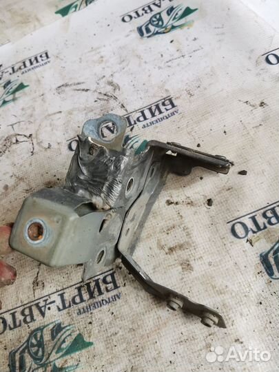 Кронштейн крепления крыла Renault Megane III (2008