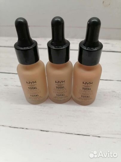 Тональный крем NYX total control drop foundation