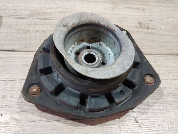 Опора переднего амортизатора Renault Megan 2