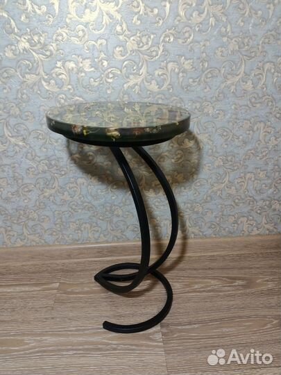 Журнальный столик