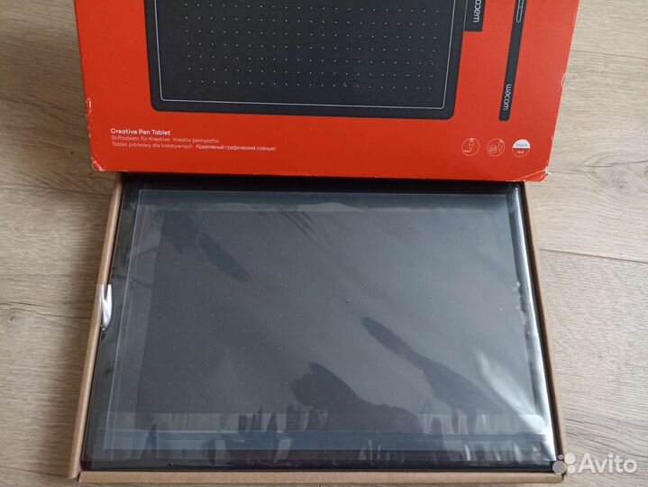 Графический планшет One by Wacom medium CTL-672