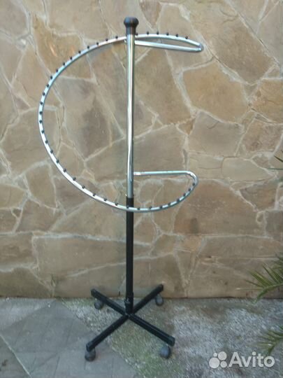 Стойка для одежды