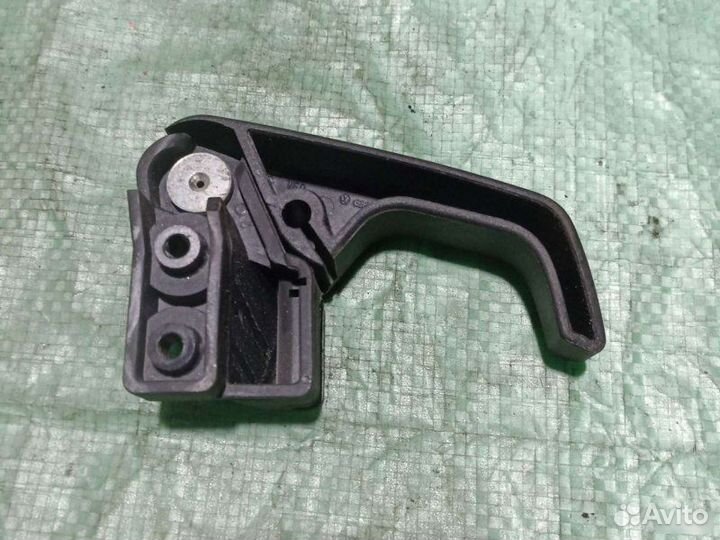 Ручка открывания капота Volkswagen Passat B3