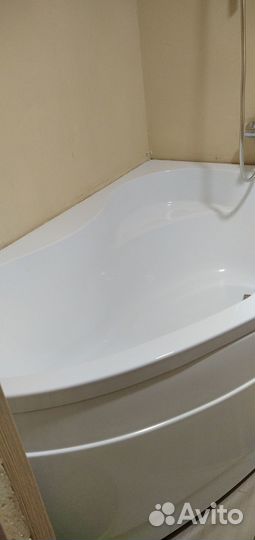 Ванна акриловая