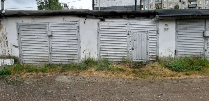 Гараж, > 30 м²