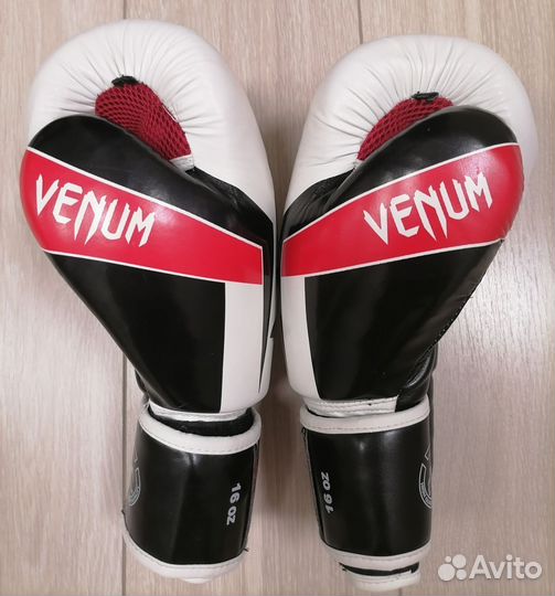 Боксерские перчатки