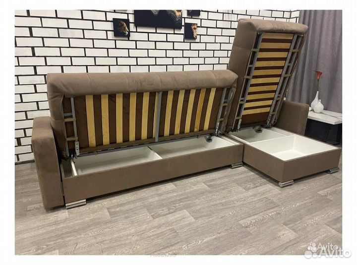 Диван Белиз с оттоманкой с подлокотниками Egida Te