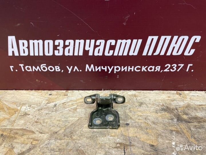 Петля двери задняя левая Renault Duster