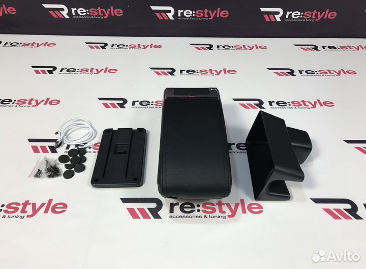 Бардачок подлокотник Suzuki Swift