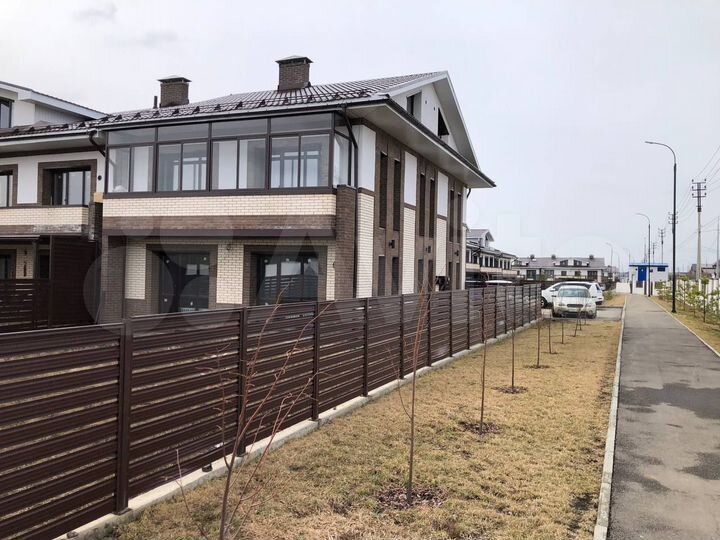 3-к. квартира, 81,5 м², 1/3 эт.