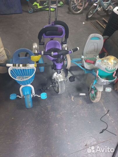 Трехколесный детский велосипед с ручкой