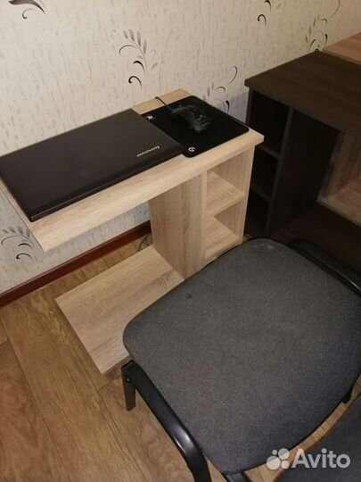 Придиванный столик