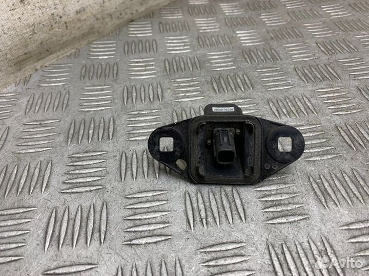 Камера задняя Toyota Land Cruiser J200 1vdftv 2012