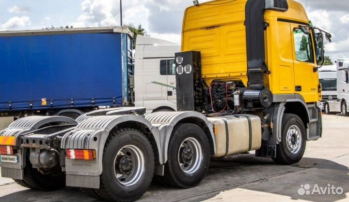 Pазбираем грузовик Mercedes-Benz Actros mpii 2002