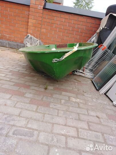 Стеклопластиковая лодка