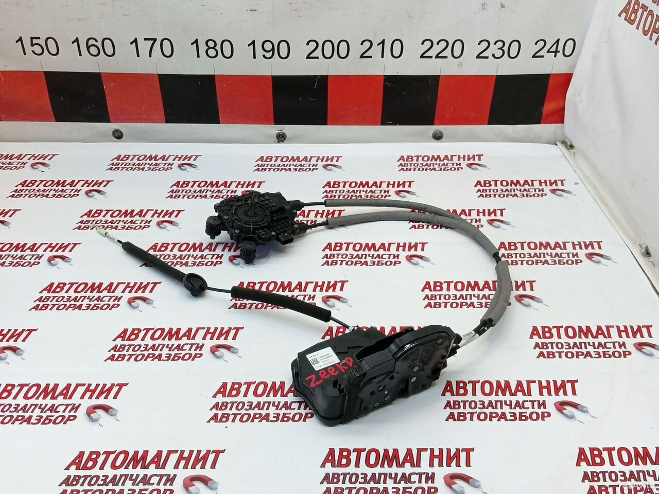 Замок двери передней правой Zeekr 001