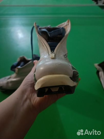 Лыжные ботинки