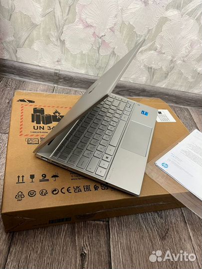 Топовый HP Intel i3/8GB/256SSD/ шустрый/ металл