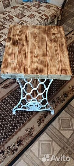 Столик этажерка из чугунной станины