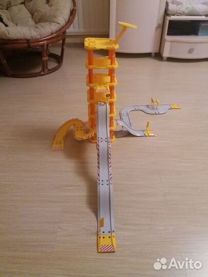 Паркинг, трек для машинок гараж парковка