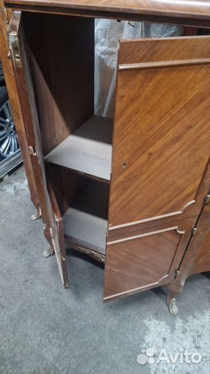 Антикварный кабинеты шкаф