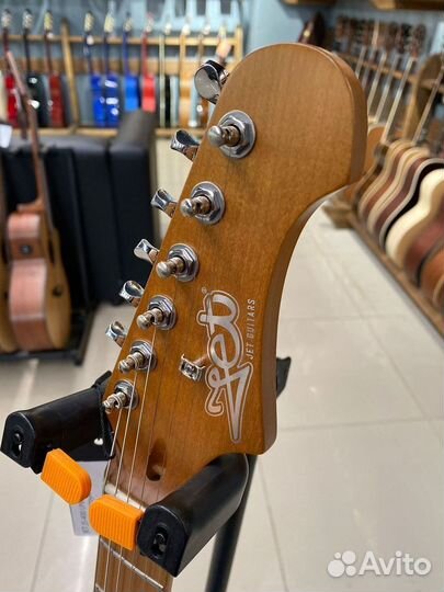 Элeктpогитаpa JET JS-400