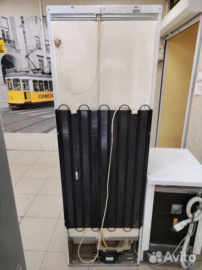Холодильник hotpoint ariston бу