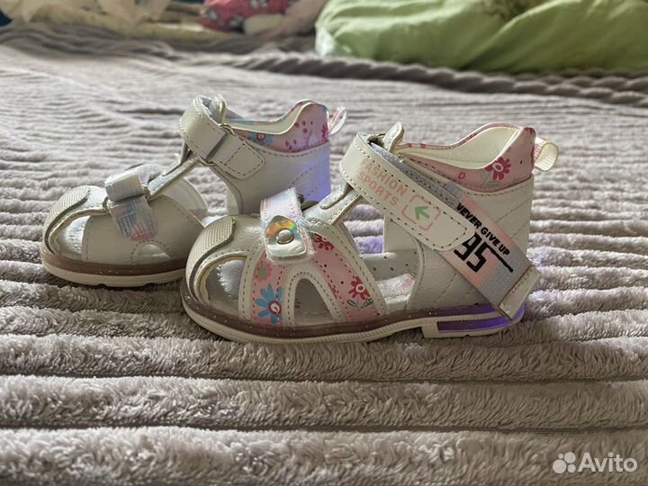 Сандали для девочки